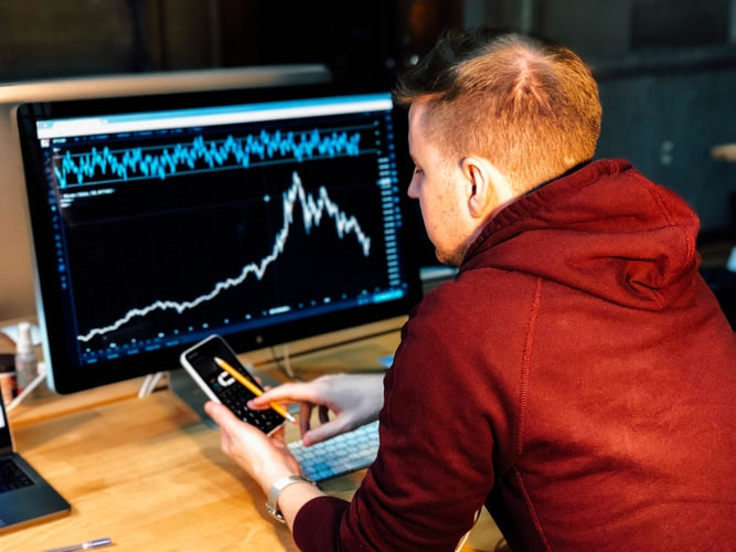 Gartner: Firmy z sektora nowych technologii jeszcze bardziej przyspieszą. Będzie też więcej pieniędzy na branżę IT